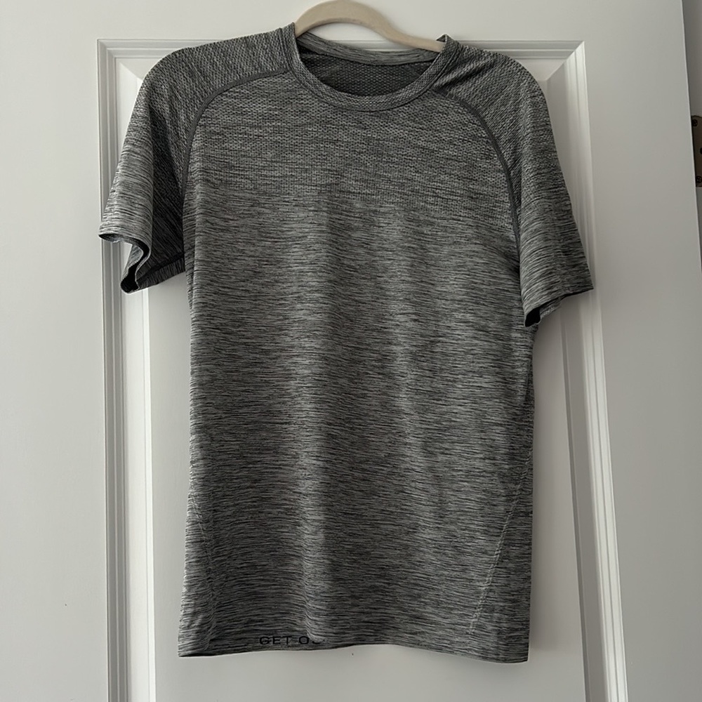 Grey Size Small Men’s Lululemon Drysense Short Sleeve Shirt
